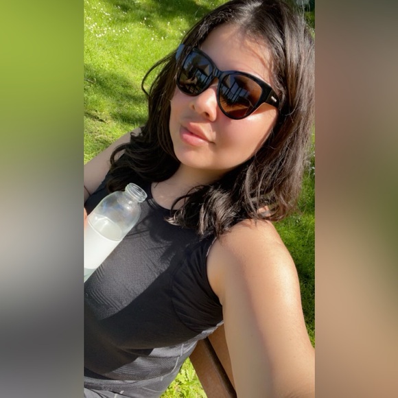 Meet your Posher, Faviola - Picture 6 of 11